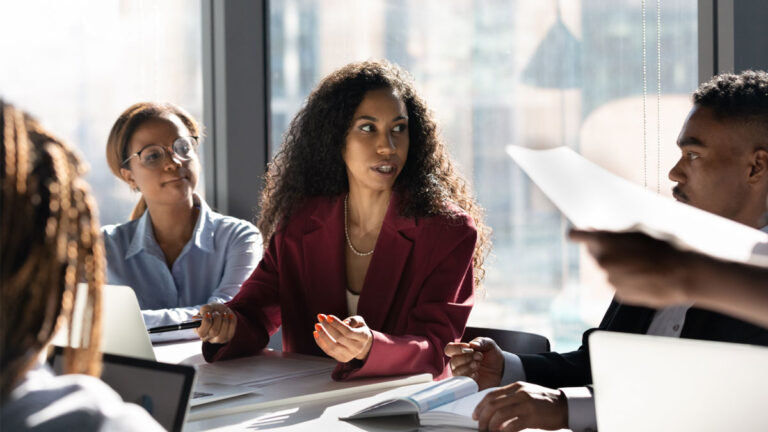 Manfaat-Mengikuti-Kursus-Manajemen-Bisnis-Online-Untuk-Meningkatkan-Skala-Usaha-Mikro-Anda